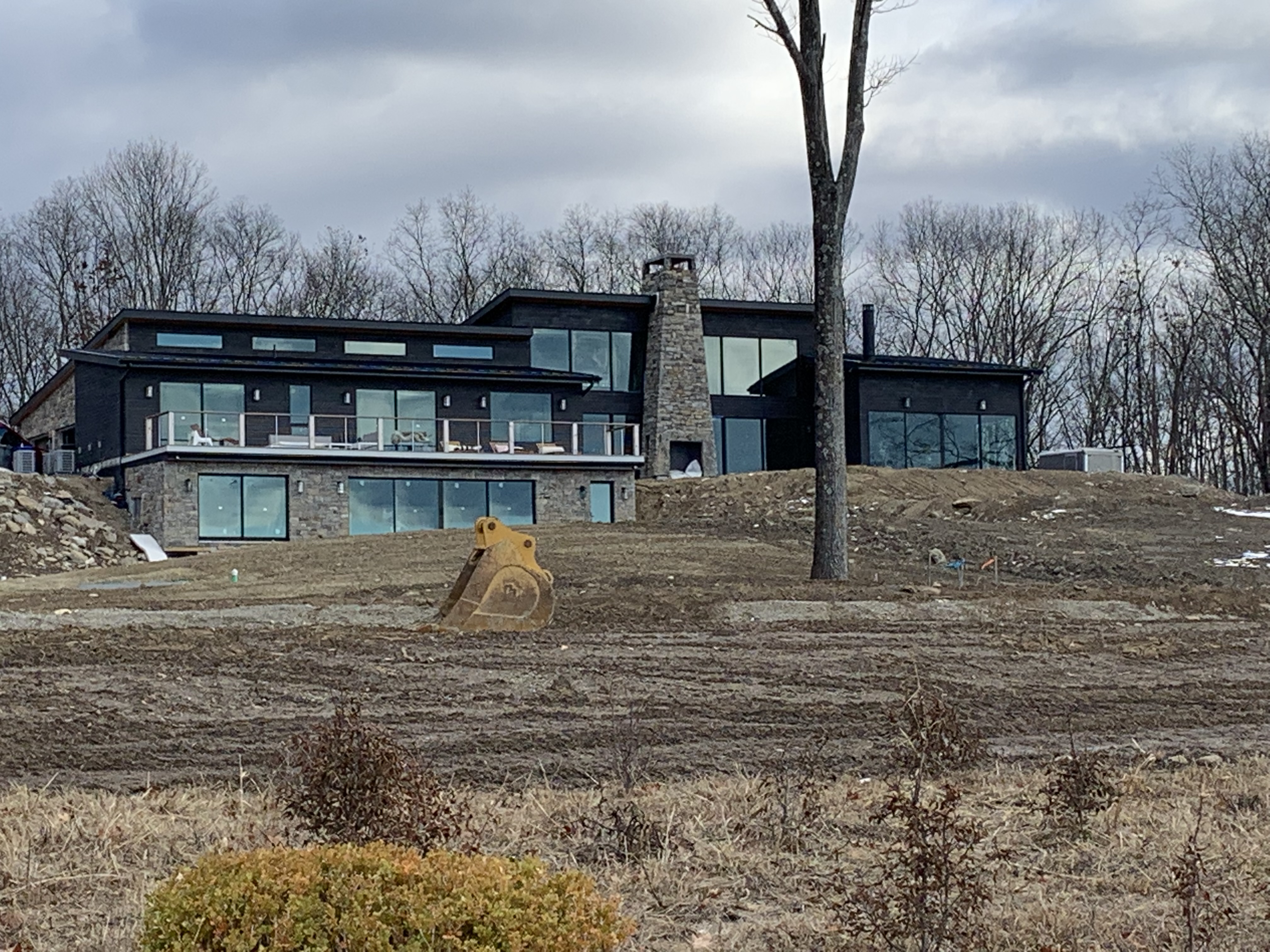 Building photograph for 310 LONG MTN RD